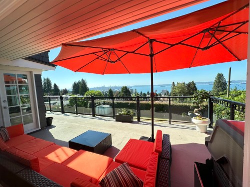 2390 Palmerston Avenue, West Vancouver, BC 
