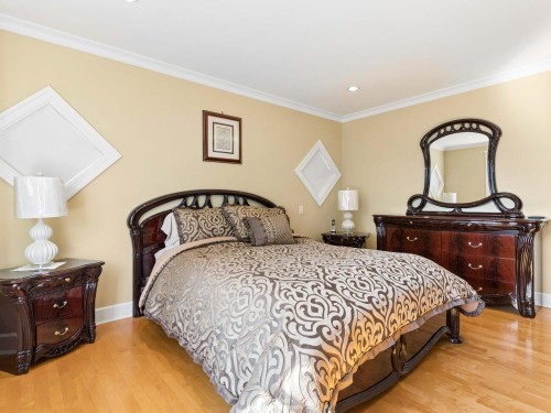 255 Carleton Avenue, Burnaby, BC 
