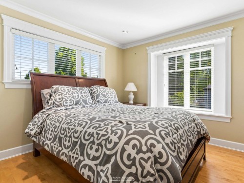 255 Carleton Avenue, Burnaby, BC 
