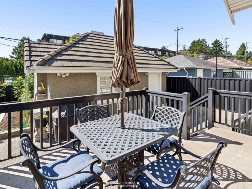 255 Carleton Avenue, Burnaby, BC 