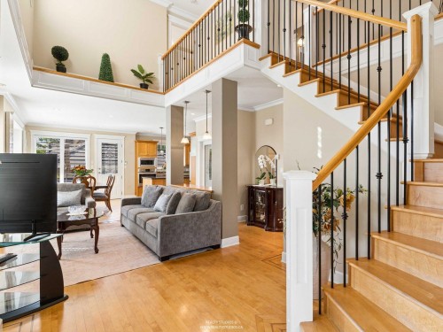 255 Carleton Avenue, Burnaby, BC 