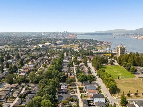 255 Carleton Avenue, Burnaby, BC 