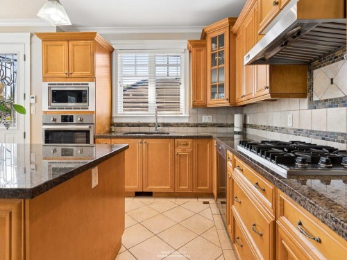 255 Carleton Avenue, Burnaby, BC 
