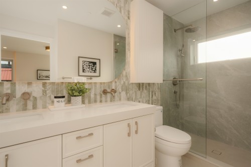 1-812 26Th Avenue E, Vancouver, BC 