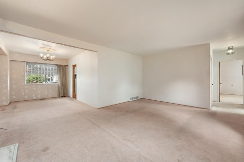 4561 Manor Street, Vancouver, BC 