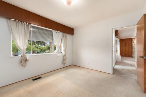 4561 Manor Street, Vancouver, BC 