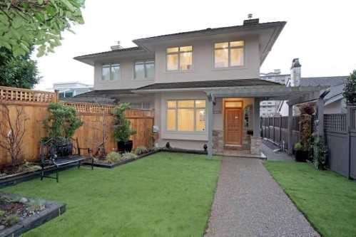 2376 Marine Drive, West Vancouver, BC 