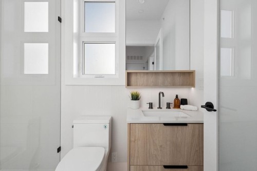 2754 Graveley Street, Vancouver, BC 