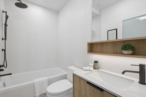 2754 Graveley Street, Vancouver, BC 