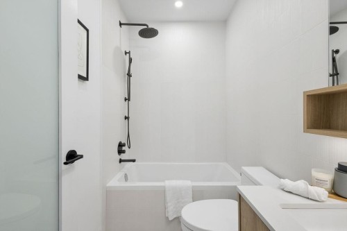 2754 Graveley Street, Vancouver, BC 