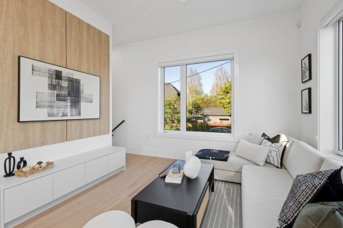 2754 Graveley Street, Vancouver, BC 