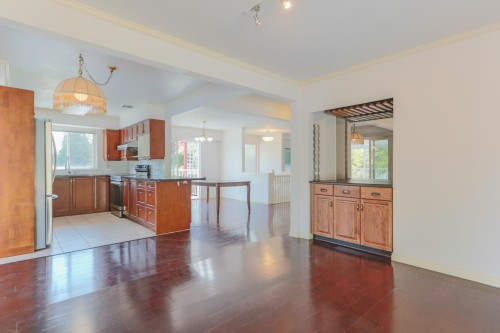 1352 16Th Street E, North Vancouver, BC 
