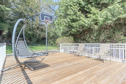 1352 16Th Street E, North Vancouver, BC 