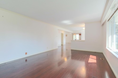 1352 16Th Street E, North Vancouver, BC 