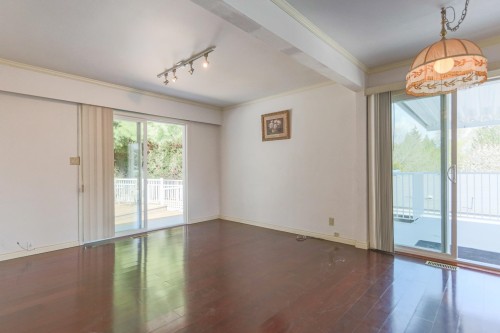 1352 16Th Street E, North Vancouver, BC 