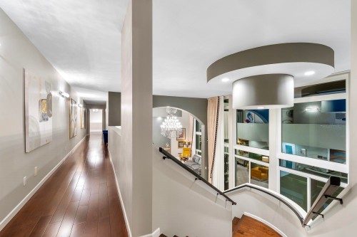 1130 Eyremount Drive, West Vancouver, BC 