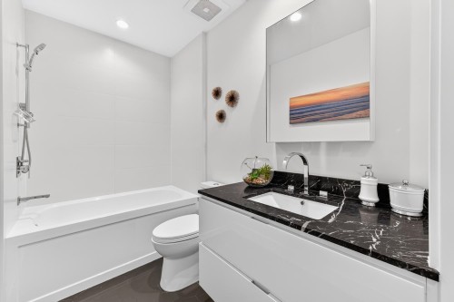 6739 Cambie Street, Vancouver, BC 