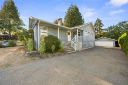 19475 116b Avenue  Pitt Meadows, BC V3Y 1G1