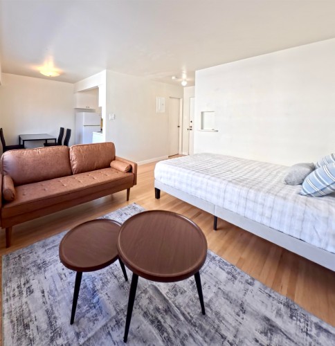209-1925 Nelsonstreet , Vancouver, BC V6G 1K9 3