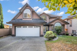 10442 Tamarack Crescent  Maple Ridge, BC V2W 1B5