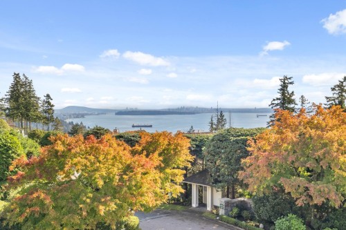 5401 West Vista Court  West Vancouver, BC V7W 3G8