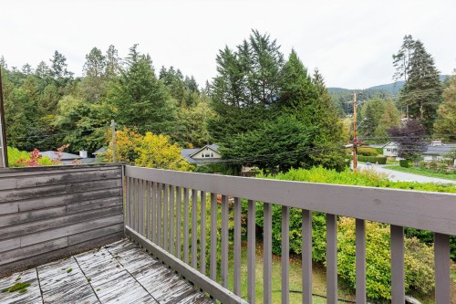 5607 Eagle Harbour Road, West Vancouver, BC 