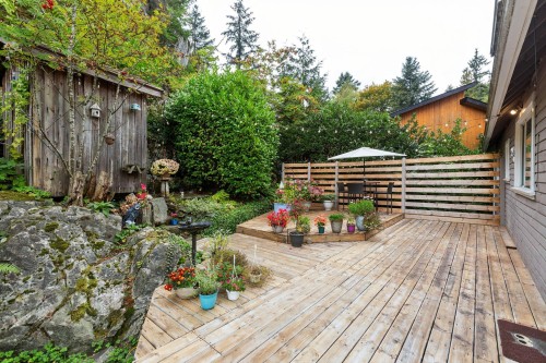 5607 Eagle Harbour Road, West Vancouver, BC 