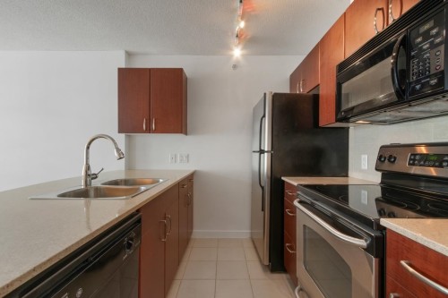 2606-610 Granville Street , Vancouver, BC V6C 3T3 2