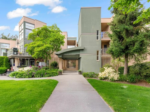 206-22277 122 Avenue  Maple Ridge, BC V2X 3X8