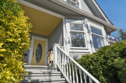 408 2nd Street E North Vancouver, BC V7L 1C8