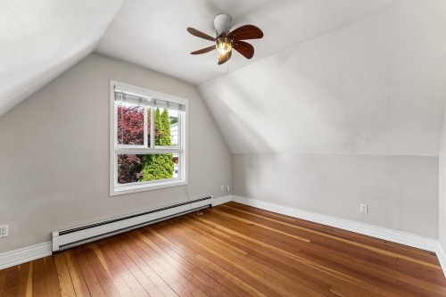 408 2Nd Street E, North Vancouver, BC 