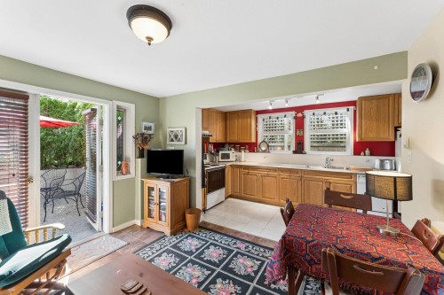 408 2Nd Street E, North Vancouver, BC 