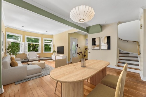 408 2Nd Street E, North Vancouver, BC 