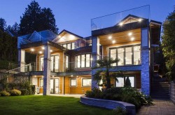 2559 Nelslon Avenue  West Vancouver, BC V7V 2R5