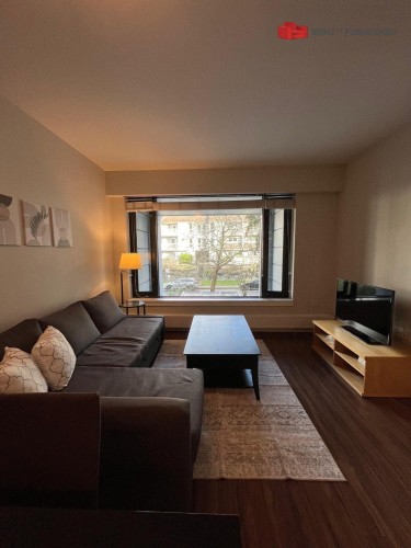 211-215 1st Street W, Vancouver, BC V5Y 1A6 2