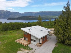 6400 Crowston Road Sechelt, BC V7Z 0L1