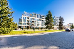 302-523 King Edward Avenue W Vancouver, BC V5Z 0J3