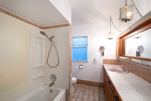 1777 4Th Avenue E, Vancouver, BC 