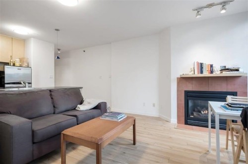 807-819 Hamilton Street , Vancouver, BC V6B 6M2 4