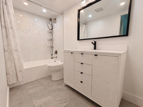 409-2024 Fullerton Avenue W, North Vancouver, BC V7P 3G4 4