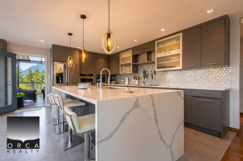 325 Kevin Grove Way , Lions Bay, BC V0N 2E0 3