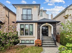 4555 9th Avenue W Vancouver, BC V6R 2E2