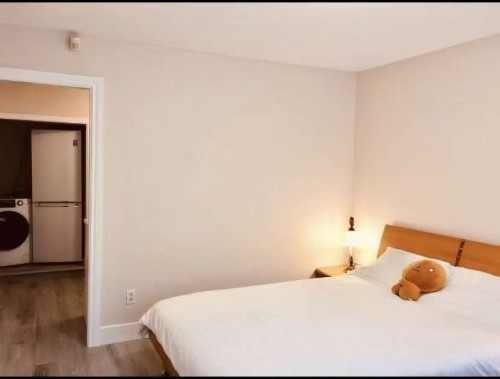 3000 West 21st Avenue , Vancouver, BC V6L 1L1 5