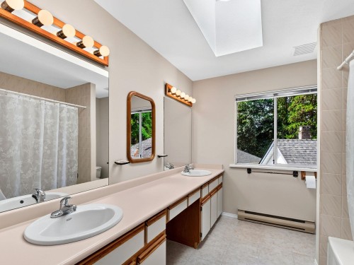 3 Chevalier Court, Port Moody, BC 