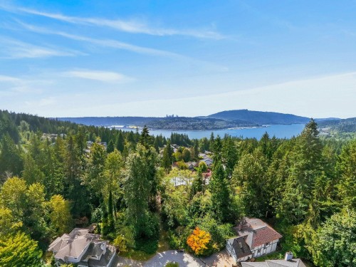 3 Chevalier Court, Port Moody, BC 