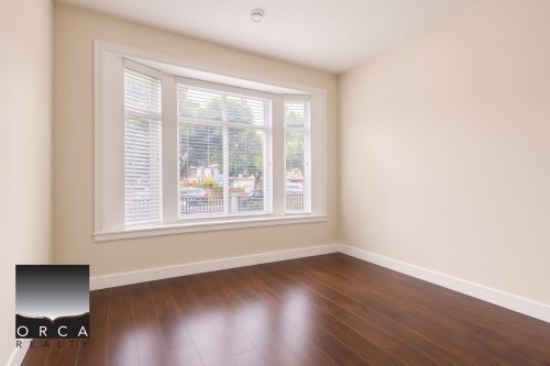 2572 E 2nd Avenue , Vancouver, BC V5M 1C6 3