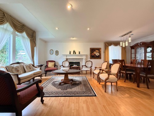 Main House-335 27th Street W, North Vancouver, BC V7N 2H5