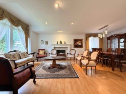 Main House-335 27th Street W North Vancouver, BC V7N 2H5