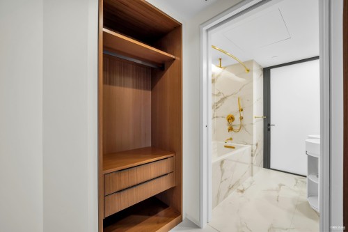 1033 Nelson Street, Vancouver, BC 
