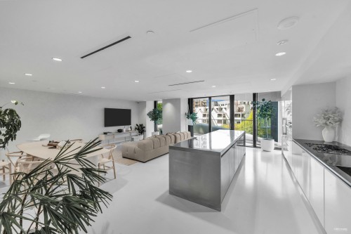 1033 Nelson Street, Vancouver, BC 